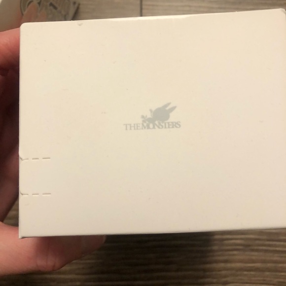 Loyalty Labubu - Big into Energy series - Picture 2 of 4